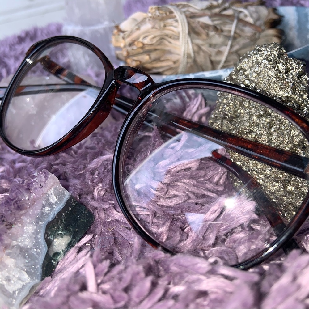 Glasses - Picture 2 of 2